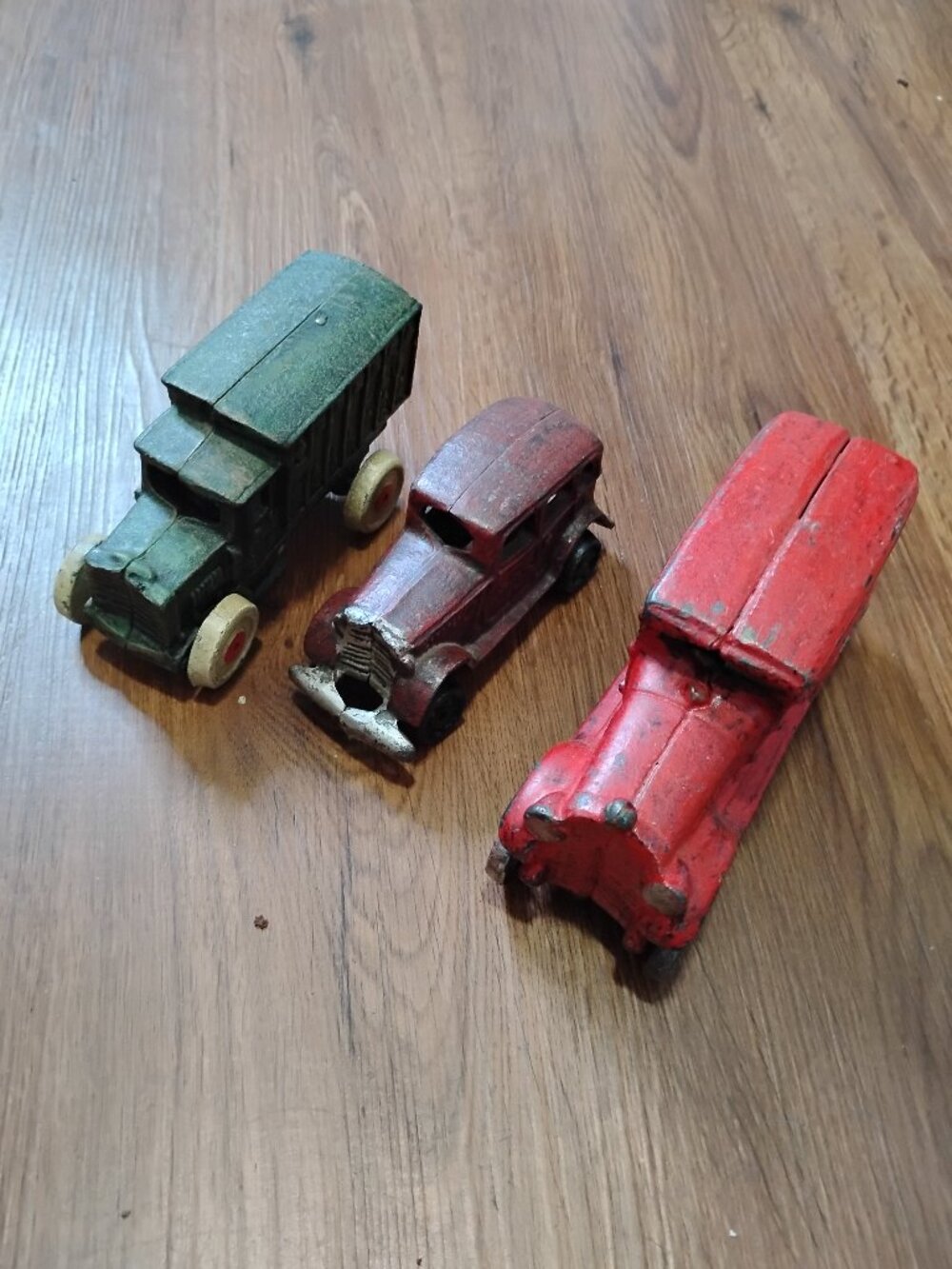 Vintage Cast Iron Trucks And Car Lot (3)